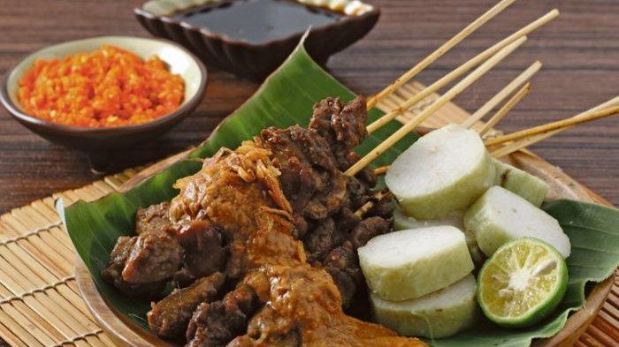 LONTONG DAN SATE MENJADI MAKANAN KHAS INDONESIA DAN TERBAIK